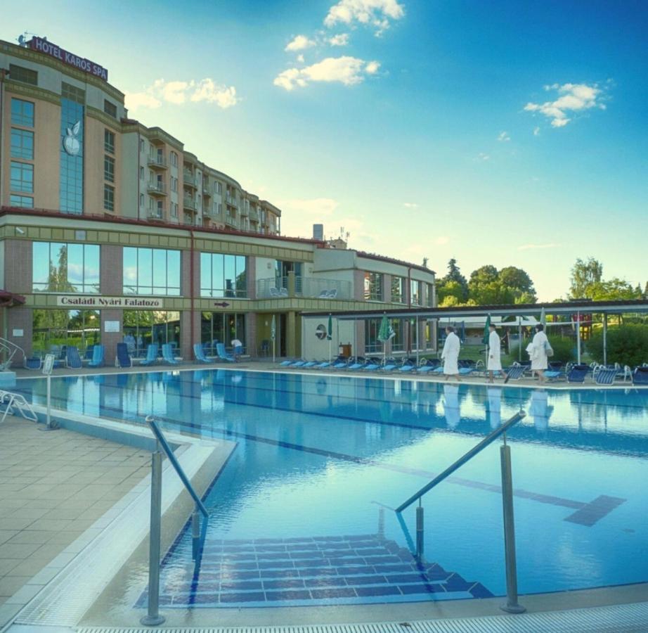 Karos 4*